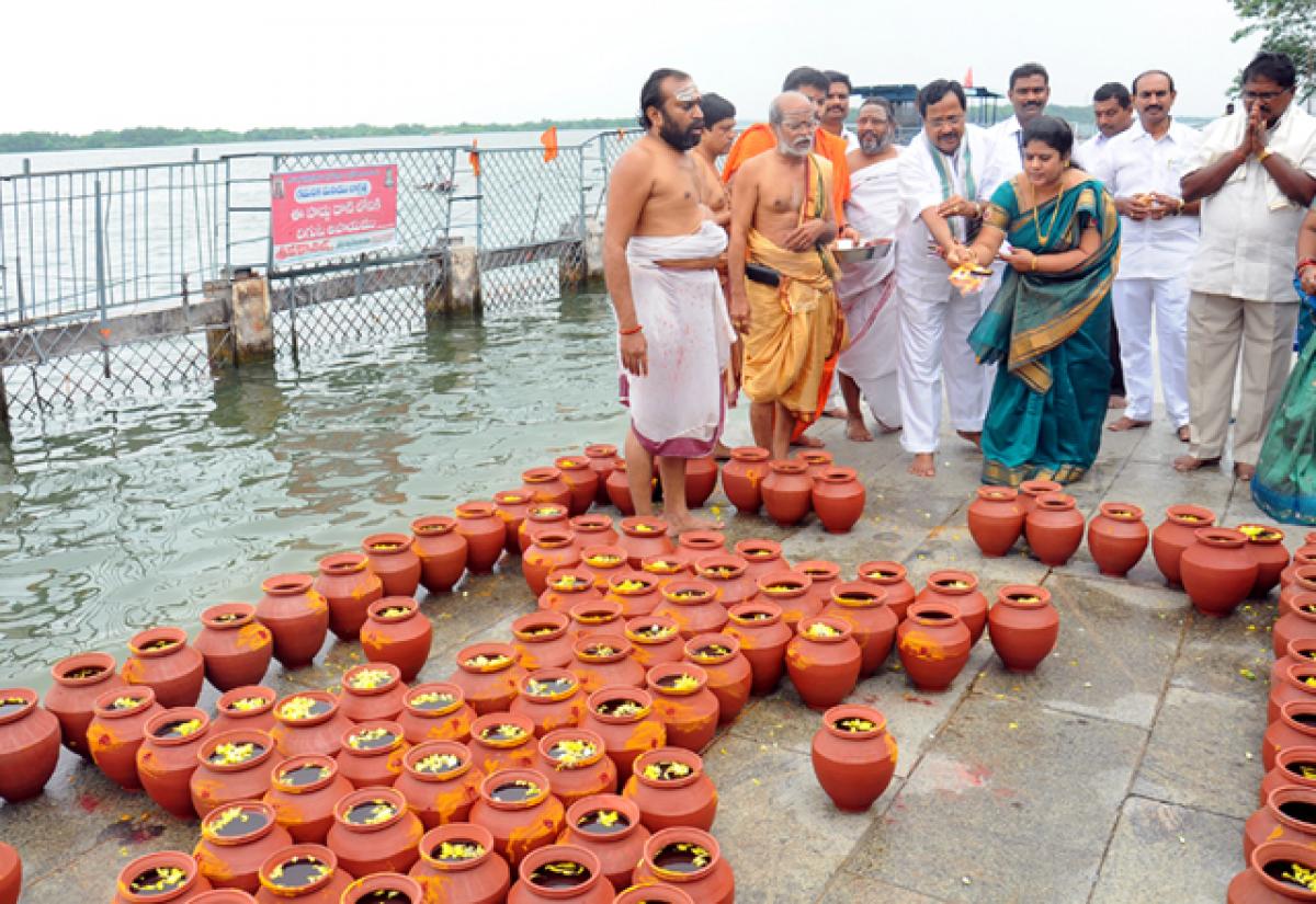 sahasra-kalasabhishekam-marks-end-of-varuna-japam