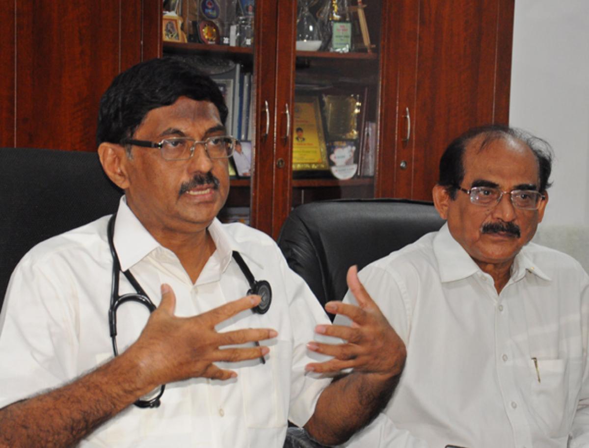 Dr P Ramesh Babu, chief cardiologist of Ramesh Cardiac and Multispeciality Hospital, addressing a news conference in Vijayawada on Friday (Hans Photo Ch Venkata Mastan)