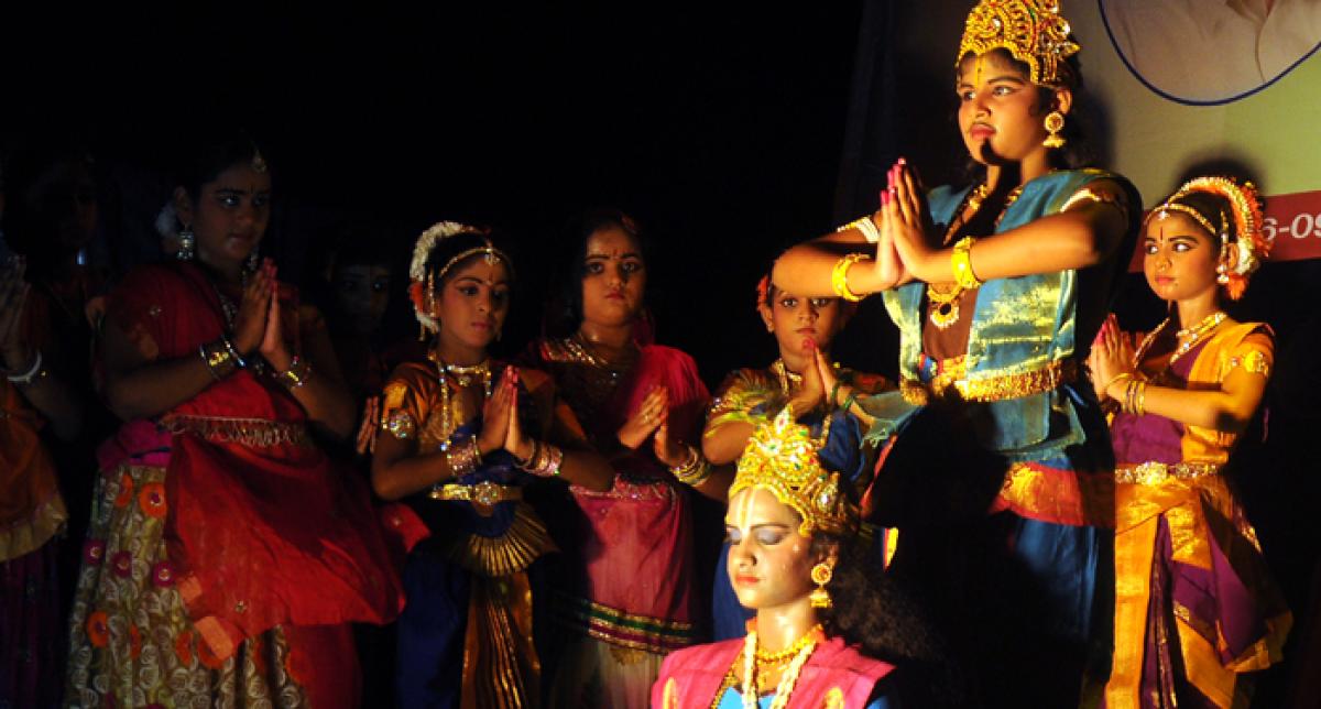 Padmasri Hemanth Kumar team preforming  Sri Krishna ballet part of A Subbaraju Memorial award programme in Vijayawada on Sunday . Photos: ChVenkata Mastan