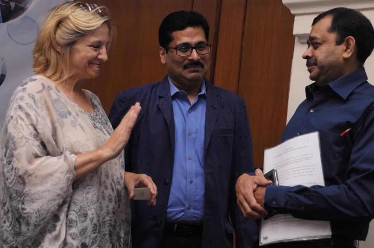 Sue Coates, Chief, WASH section, UNICEF India, sharing a lighter moment with ASCI DG Ravi Kant and Prof Srinivas Chary during the ‘Consultation on WASH for Corporates’ jointly organised by ASCI-UNICEF in Hyderabad on Thursday