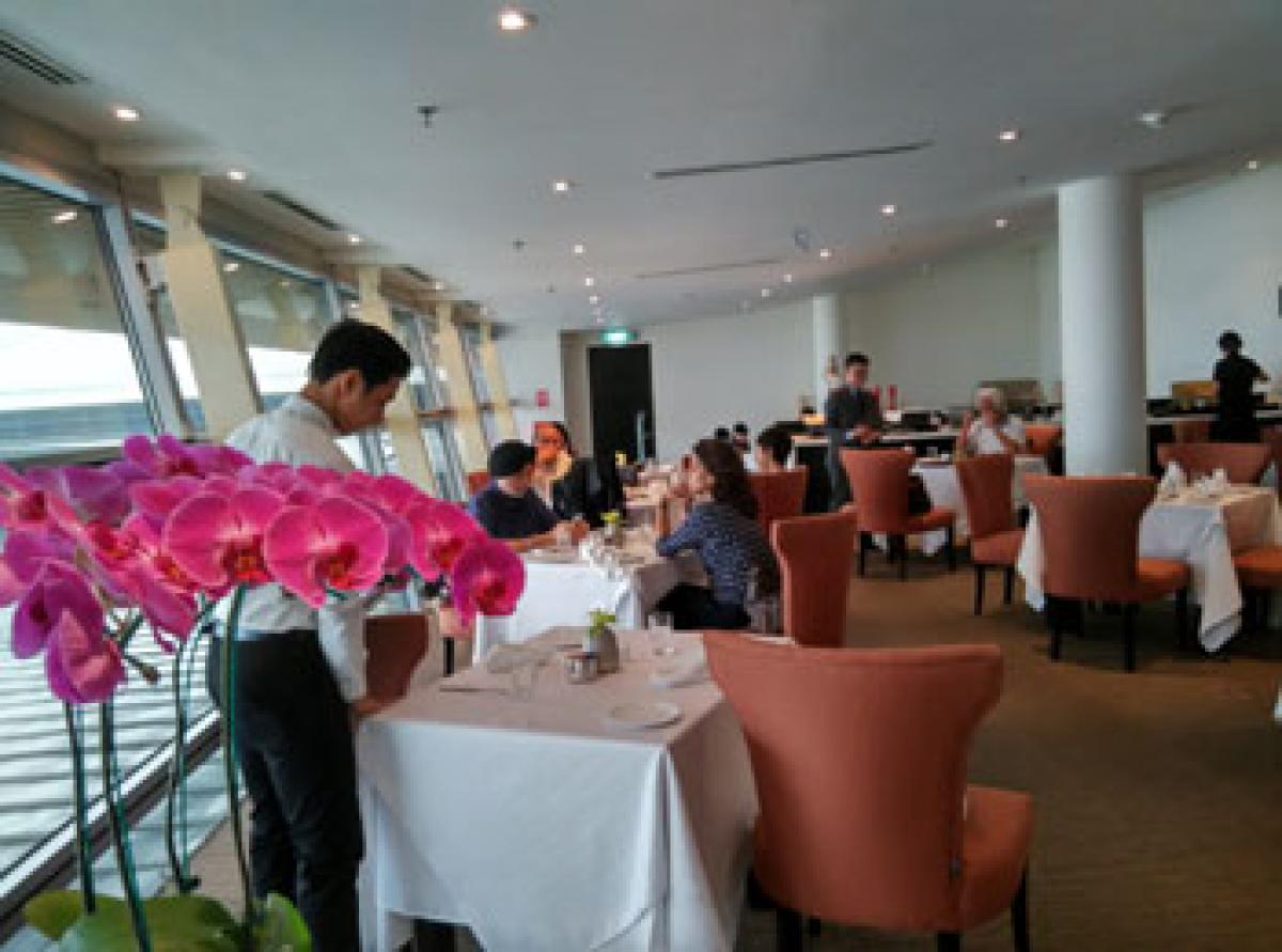 Fine Dining in the Golden Lounge