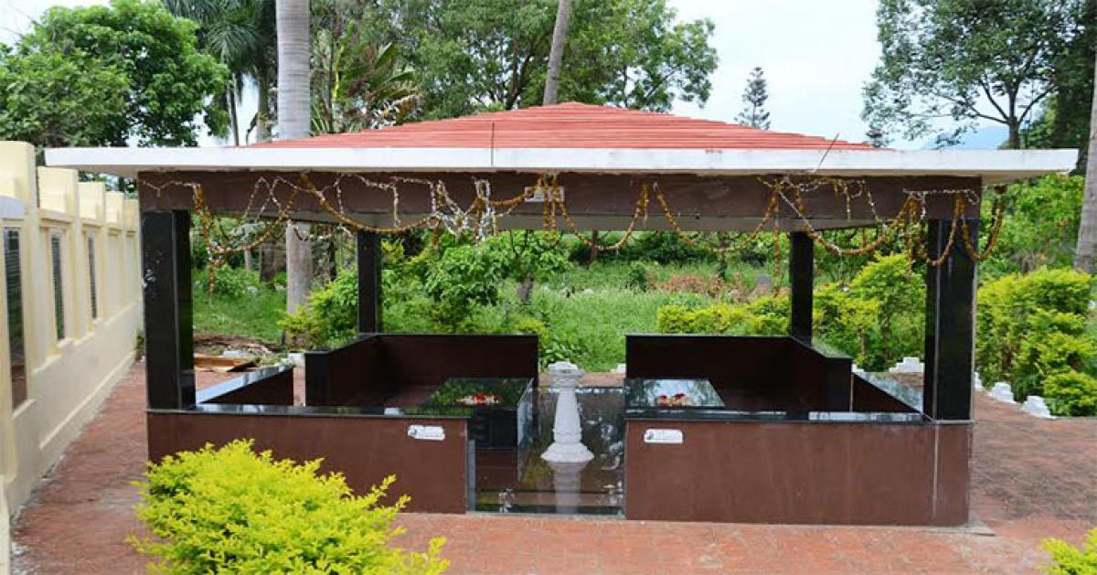 Final resting place of Alluri Sitarama Raju at Krishna Devi Peta in Golugonda mandal in Visakhapatnam district