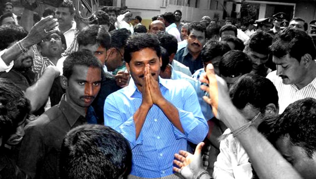 Vijayamma, Sharmila power Jagan's election campaign