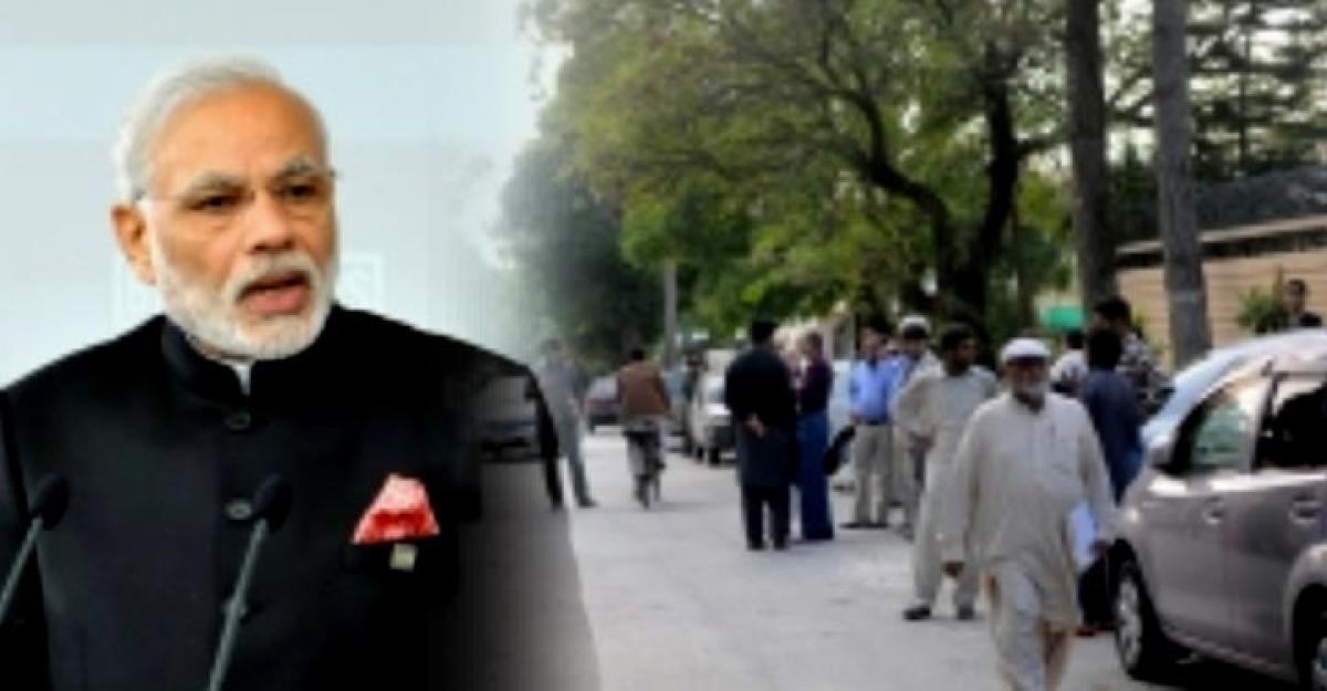 New Delhi: When Modi Broke Down