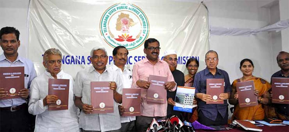 TSPSC Chairman Ghanta Chakrapani along with commission members Chukka Ramaiah, Kodandaram and Haragopal releasing the syllabus in Hyderabad on Monday