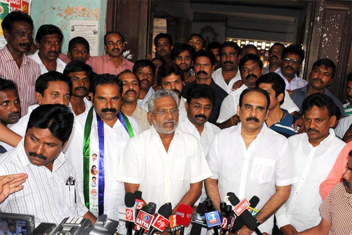 Ongole MP Y V Subba Reddy demanding disqualification of  the TDP candidate for local bodies MLC election, Magunta Srinivasula Reddy, at a press conference in Ongole on Tuesday