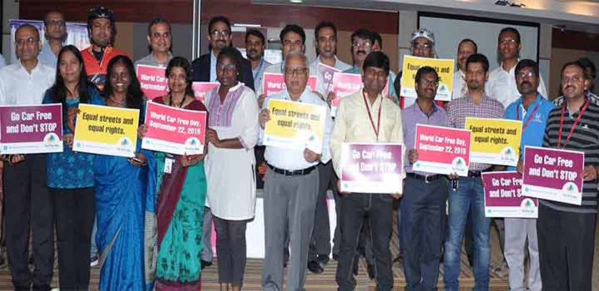 Industry leaders & CAR Free Thrusday team pledging their support for World Car Free Day