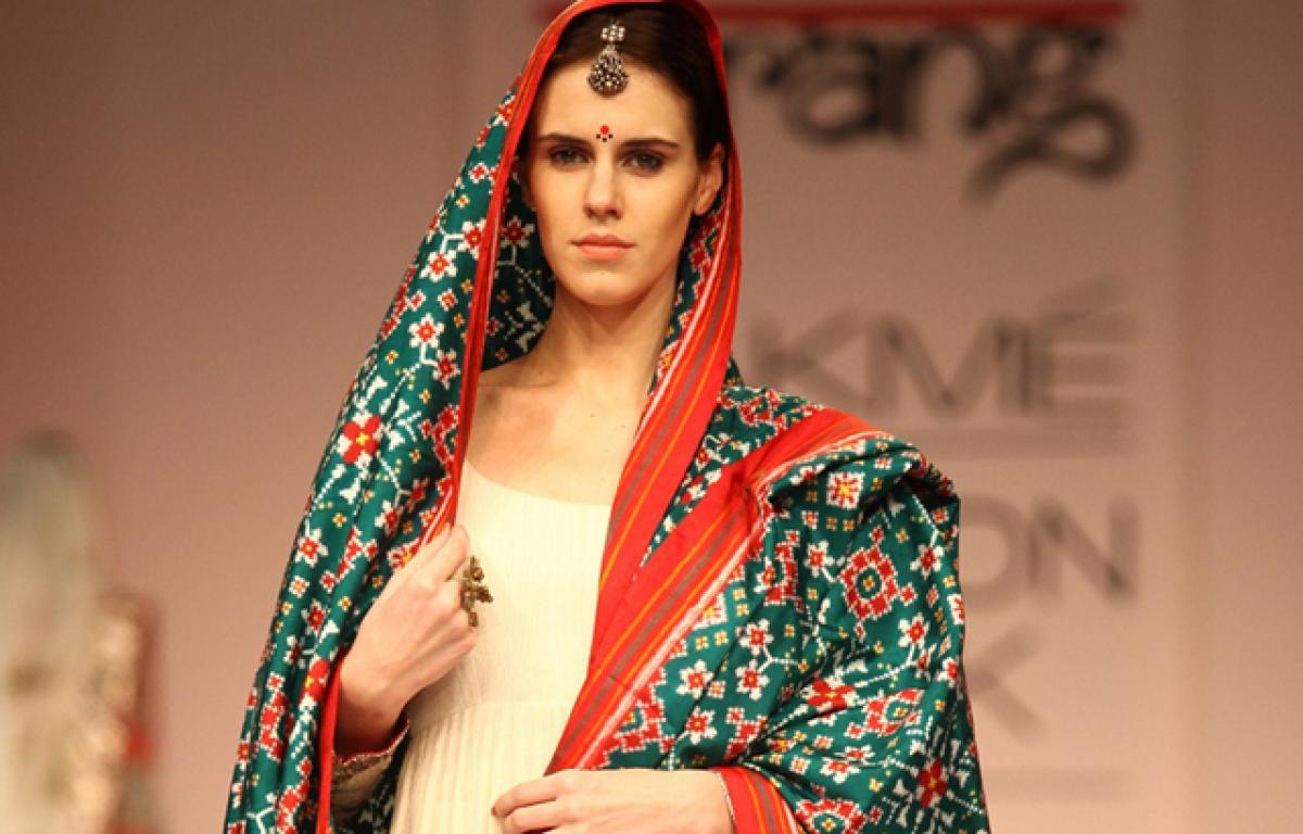 A design from Gaurang Shah's LFW collection
