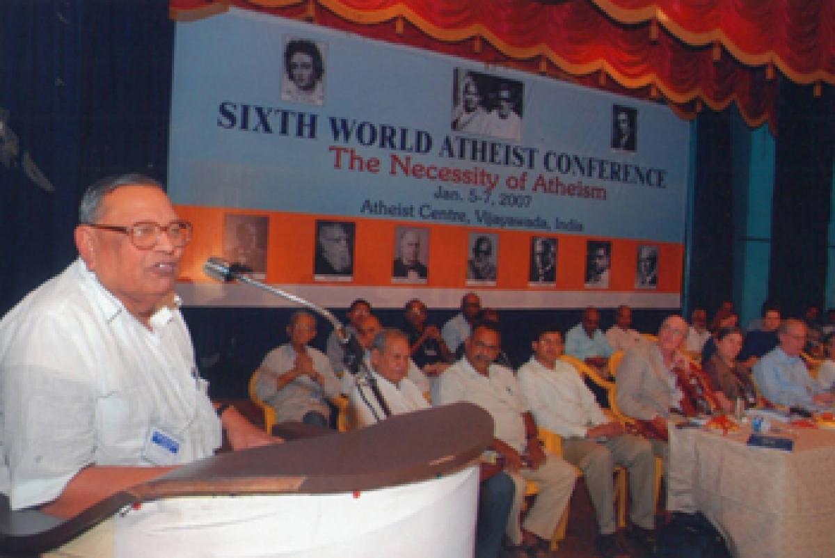 Lavanam addressing the Sixth World Atheist Conference in Vijayawada in 2007