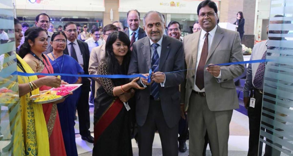 Pradeep Kumar, Managing Director, Corporate Banking, SBI, inaugurating sbilNTOUCH branch in Hyderabad on Tuesday