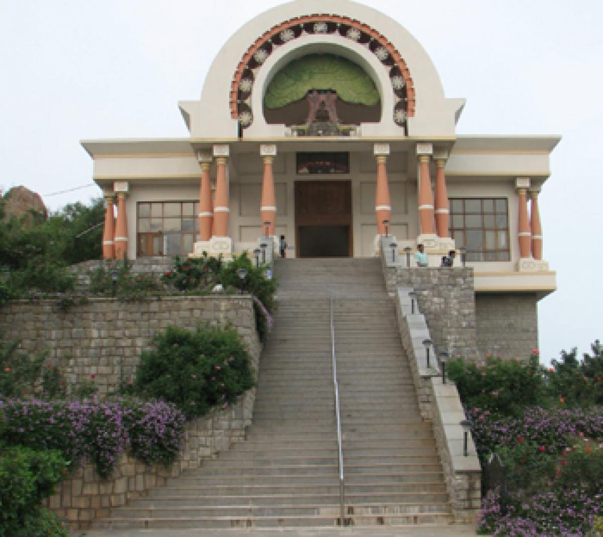 Ananda Buddha Vihara at Mahendra Hills 