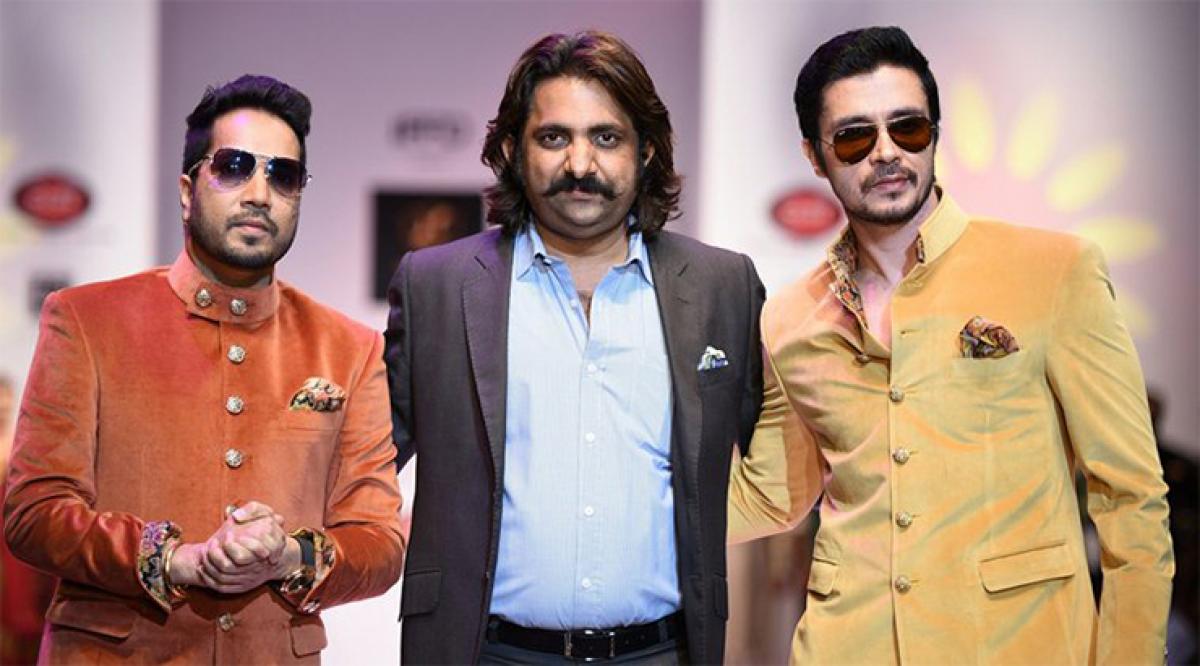 From Left Mika Singh, Himmat Singh and Darshan Kumar