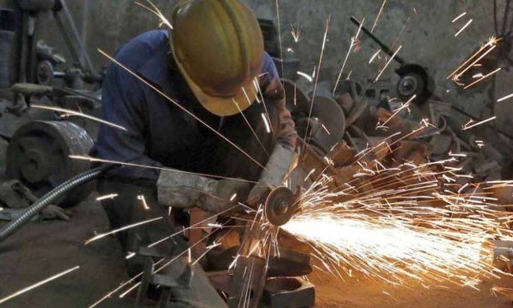 India’s factory output plummets to a 7-month low in March India’s factory output plummets to a 7-month low in March