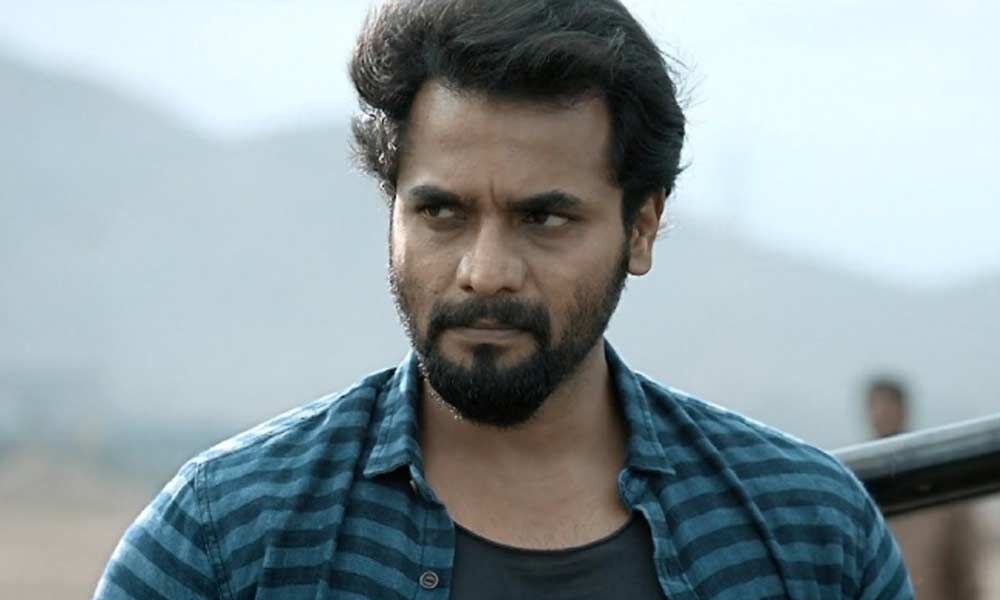 Sri Murali Injured On Madagaja Sets