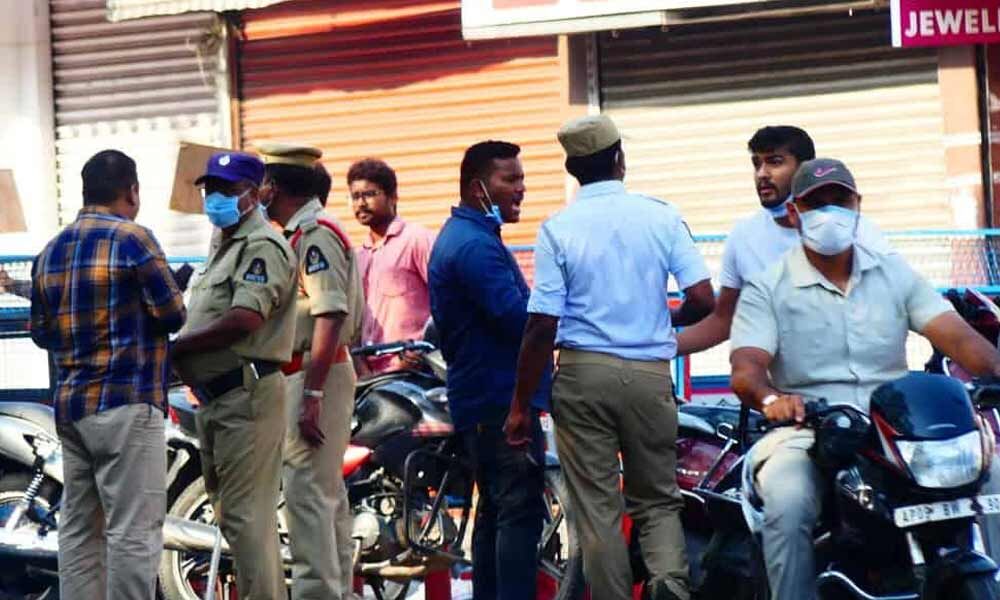 Hyderabad: Wear masks or face cases, warn cops