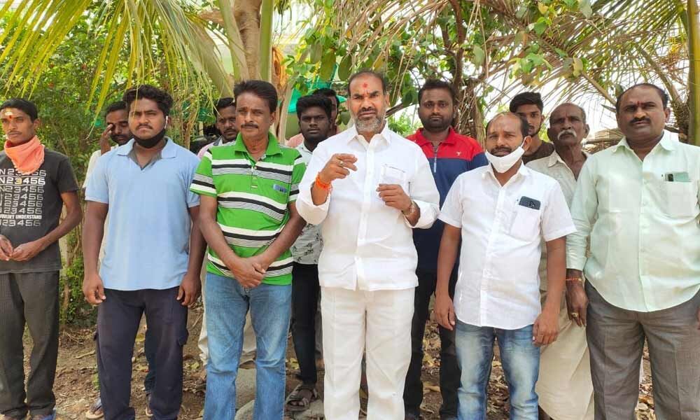Congress demands drinking water supply to Adurugatla village
