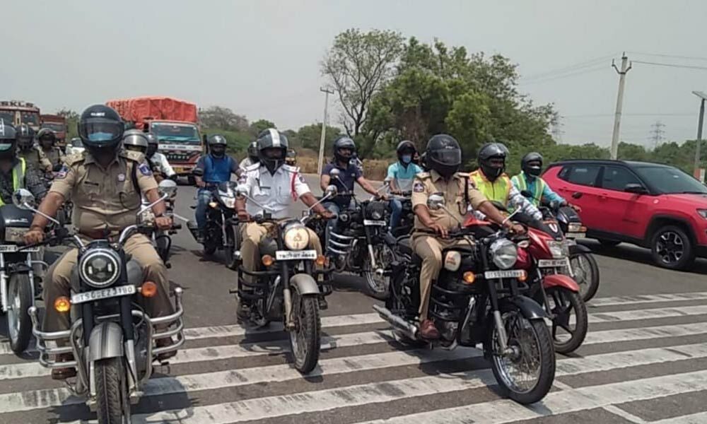 Traffic cops throw ‘Helmet Challenge’