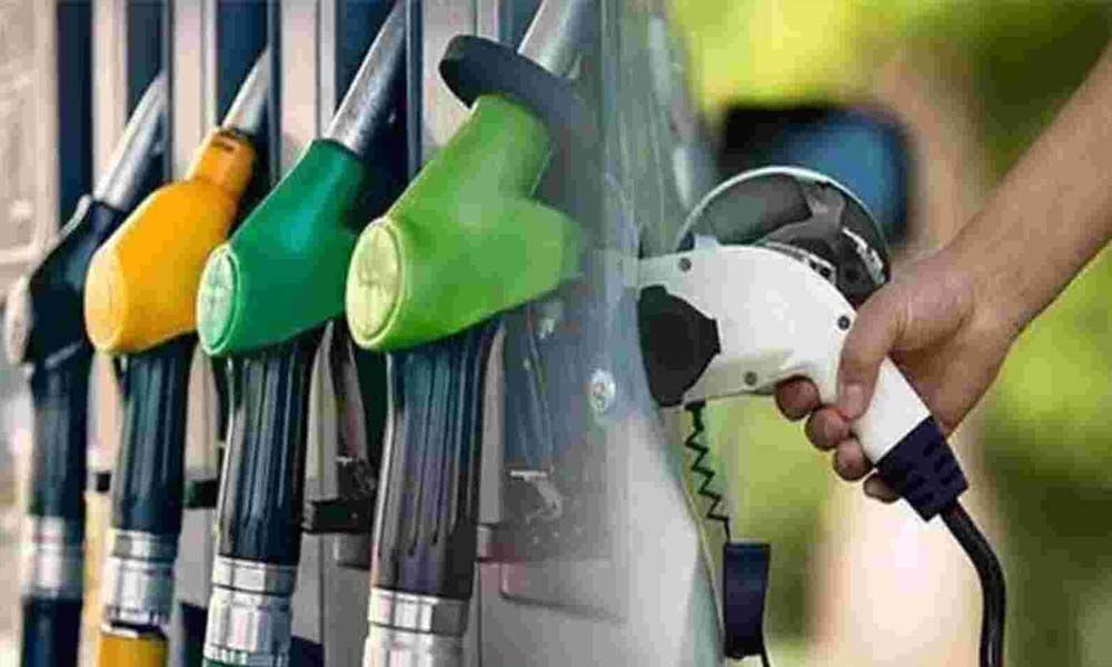 Petrol and diesel prices today in Hyderabad, Delhi, Chennai, Mumbai remains stable on 09 April 2021