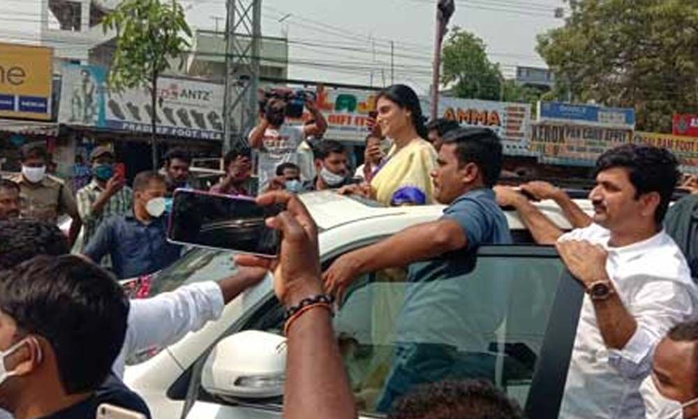 YS Sharmila leaves for Khammam to address public meeting