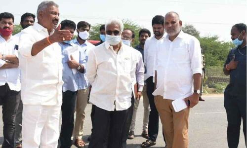 TTD Chairman Y V Subba Reddy, Minister P Ramachandra Reddy and TUDA Chairman Chevireddy Bhaskar Reddy discussing the route map