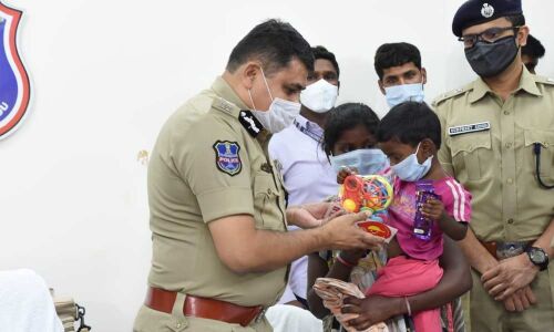 Cops rescue kidnapped child within 30 hours